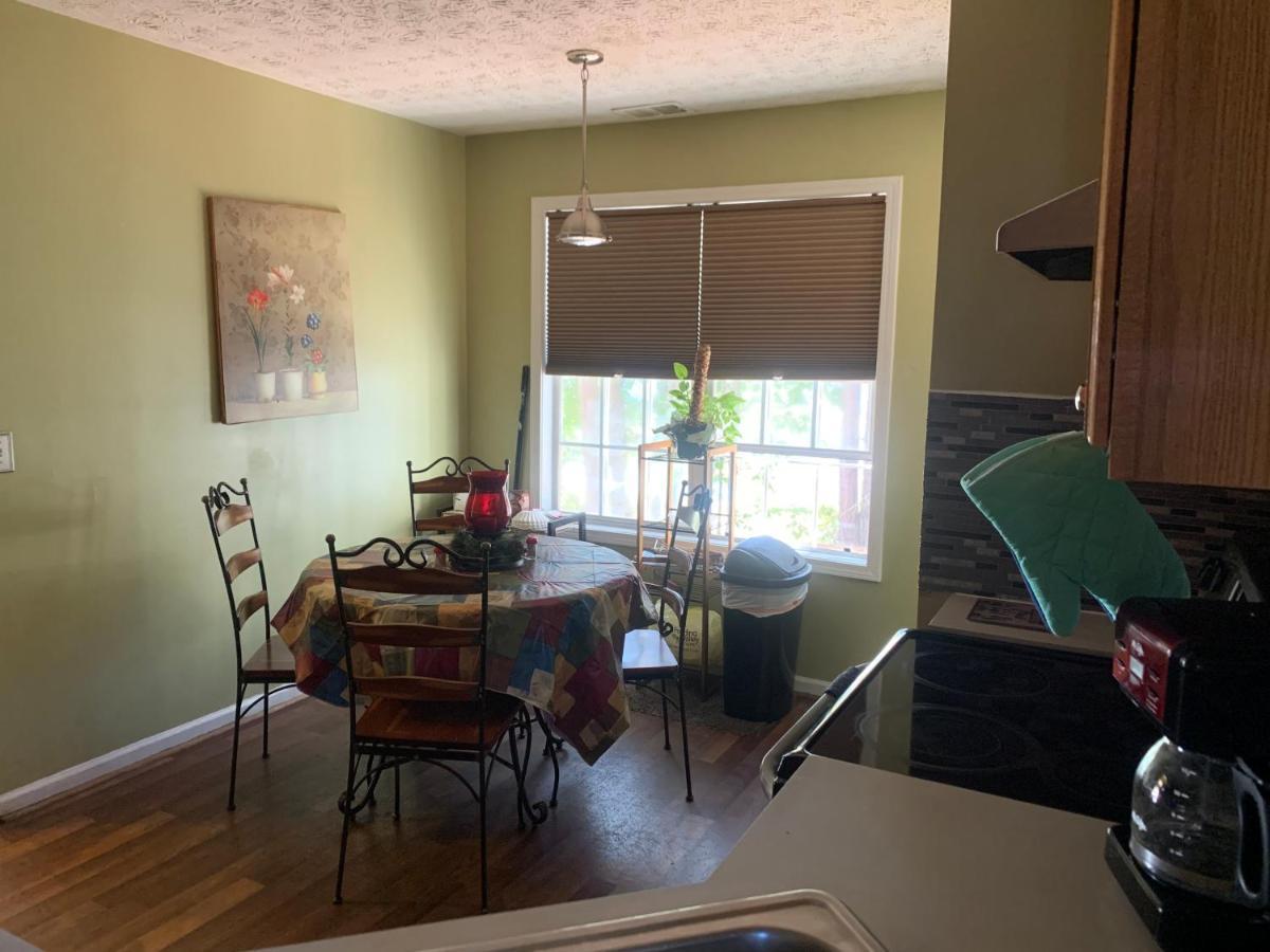 Captivating Home Near Downtown Atl 콘리 외부 사진